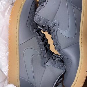 Nike Gray High-Top Sneakers size men’s 8